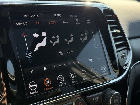 Used 2021 Jeep Grand Cherokee Limited AWD/4WD image 18