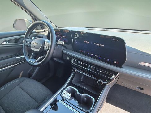 Used 2024 Chevrolet Traverse LT AWD/4WD image 23
