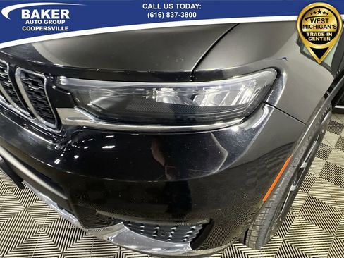 Used 2024 Jeep Grand Cherokee L Limited w/ Luxury Tech Group II image 36