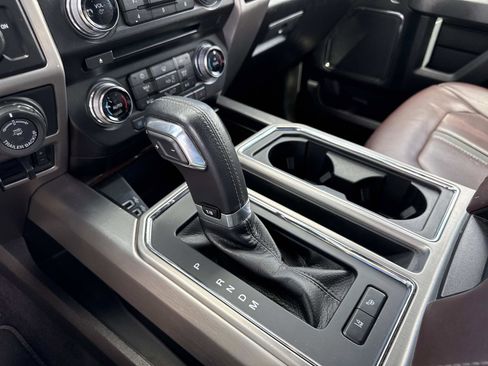 Used 2017 Ford F150 Platinum w/ Equipment Group 701A Luxury RWD image 29