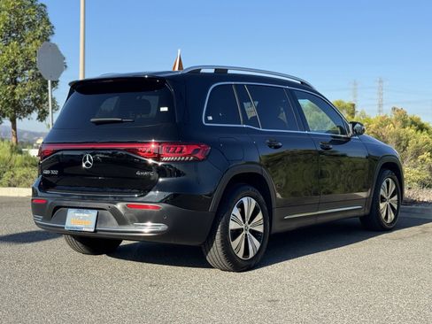 Used 2023 Mercedes-Benz EQB 300 4MATIC image 9