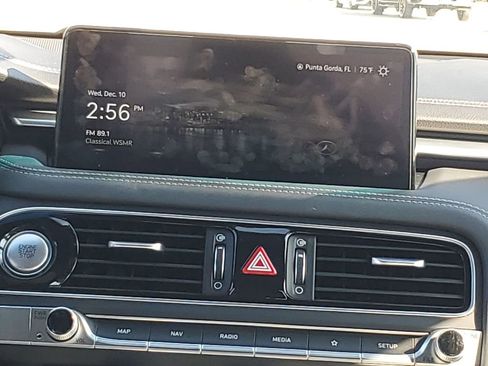 Used 2023 Genesis G70 2.0T image 27