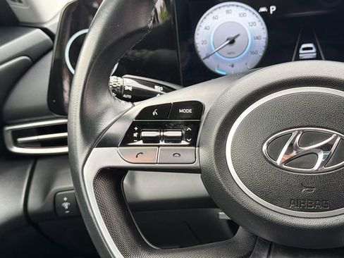 Used 2023 Hyundai Elantra Limited FWD image 17