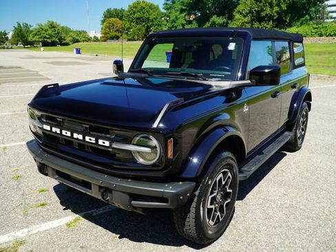 Used 2022 Ford Bronco Outer Banks image 3