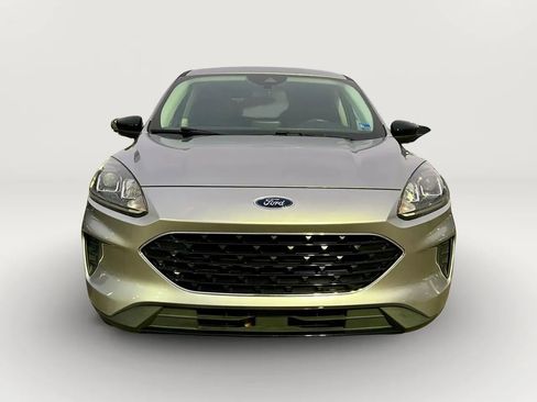 Used 2021 Ford Escape SE w/ SE Sport Appearance Package image 2