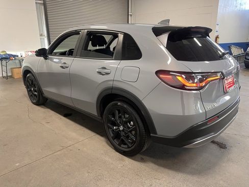 Used 2025 Honda HR-V Sport image 5