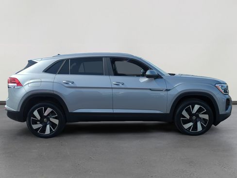 Certified 2024 Volkswagen Atlas Cross Sport SE image 6