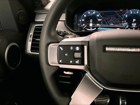 Certified 2025 Land Rover Discovery Dynamic SE AWD/4WD image 20