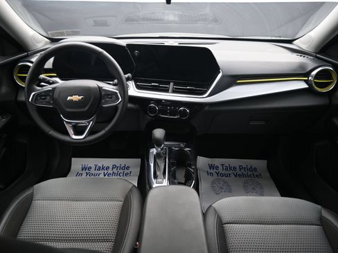 Certified 2024 Chevrolet Trax LT w/ Driver Confidence Package FWD image 22