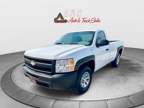 Used 2011 Chevrolet Silverado 1500 W/T image 3