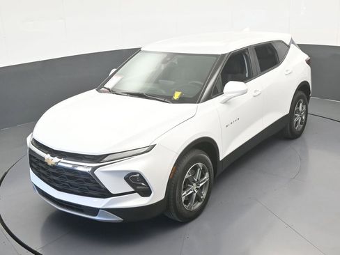 Used 2024 Chevrolet Blazer LT image 45