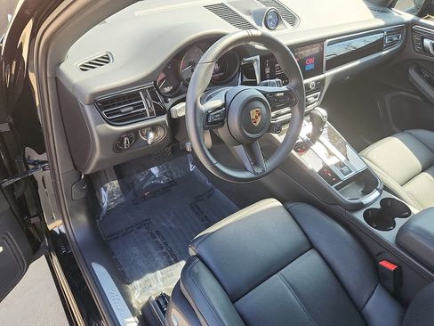 Used 2025 Porsche Macan S image 4