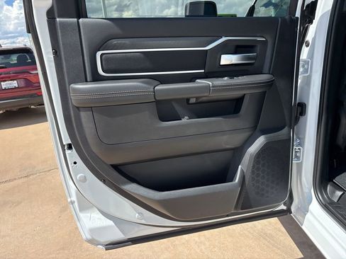 New 2026 RAM 2500 Big Horn AWD/4WD image 18
