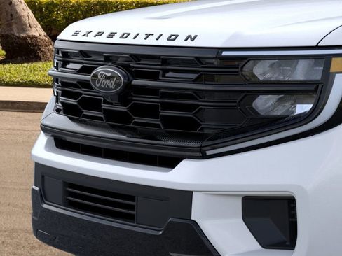 New 2025 Ford Expedition Platinum w/ Stealth Performance Package image 17
