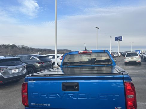 Used 2022 Chevrolet Colorado LT w/ LT Convenience Package image 8