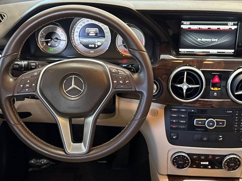 Used 2015 Mercedes-Benz GLK 350 4MATIC image 13