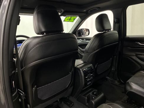 Used 2025 Jeep Grand Cherokee L Altitude AWD/4WD image 25