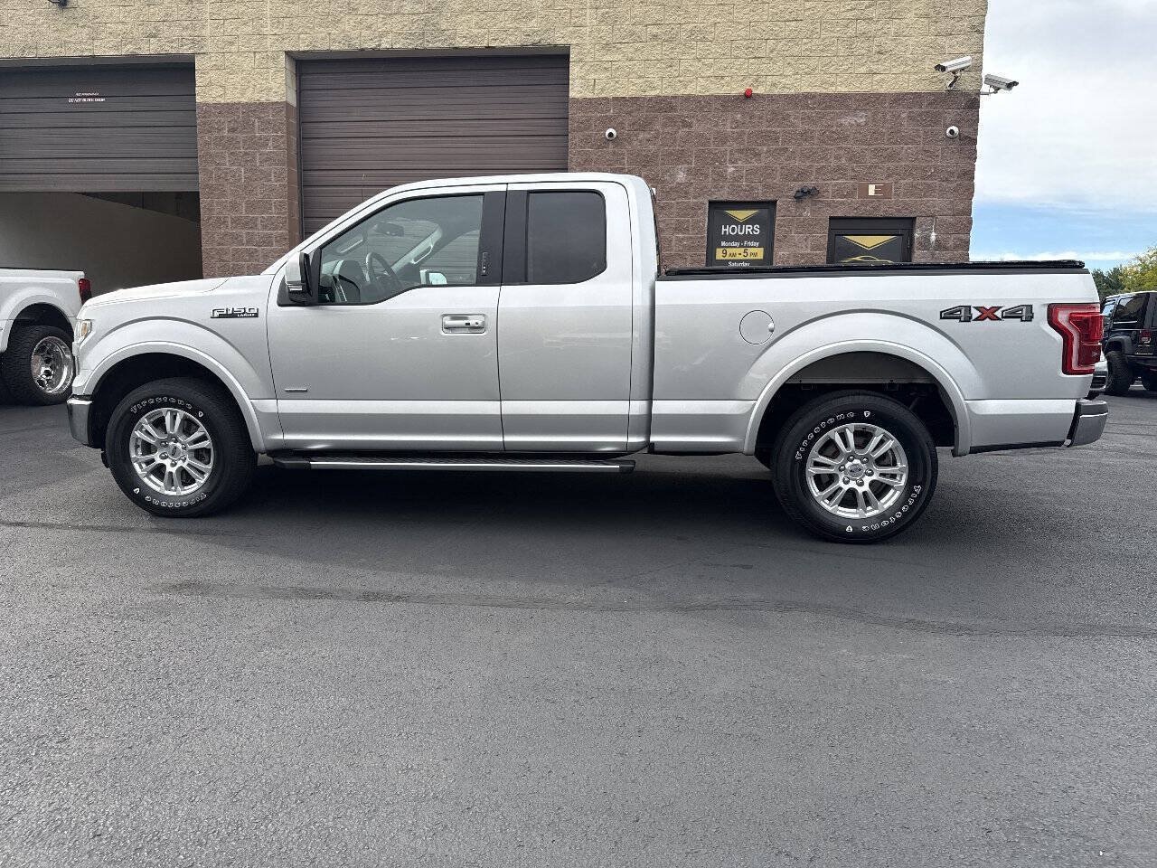 Used 2015 Ford F150 Lariat w/ Equipment Group 501A Mid AWD/4WD image 22
