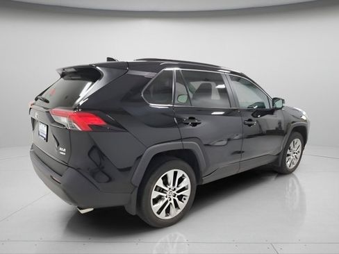 Used 2021 Toyota RAV4 XLE Premium AWD/4WD image 12