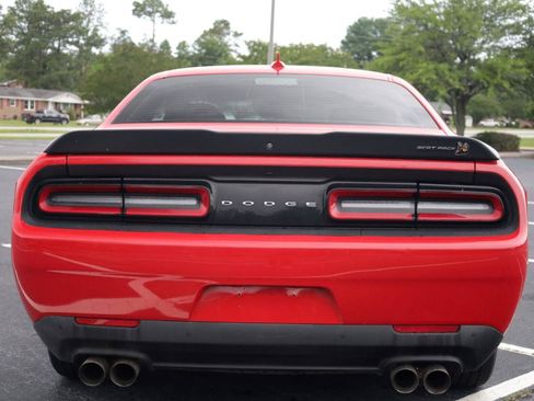 Used 2021 Dodge Challenger R/T Scat Pack RWD image 4