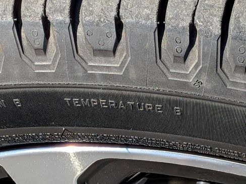 Used 2020 Subaru Forester Limited w/ Popular Package #3 image 11