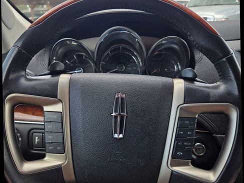 Used 2010 Lincoln MKT AWD image 23