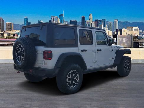 Used 2024 Jeep Wrangler Unlimited Rubicon AWD/4WD image 4