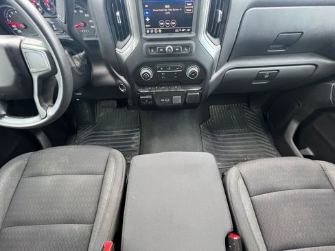 Used 2024 Chevrolet Silverado 1500 Custom image 3