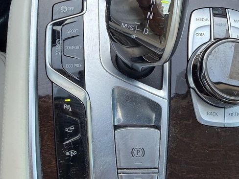 Used 2016 BMW 750i xDrive image 39