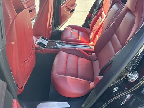 Used 2015 Porsche Panamera Turbo image 33