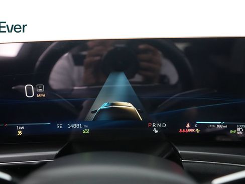 Used 2024 Cadillac Lyriq Tech RWD image 7
