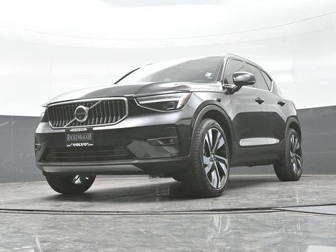 Used 2024 Volvo XC40 B5 Ultimate w/ Protection Package Premier AWD/4WD image 24