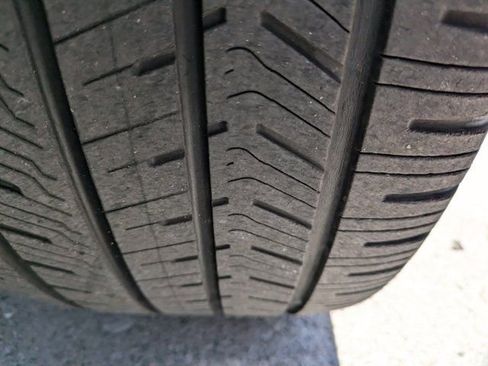 Used 2019 Volvo XC60 T5 Momentum w/ Multimedia Package image 12