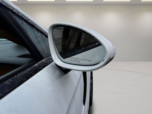 Used 2018 Porsche Panamera image 36