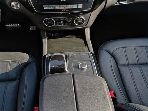 Used 2019 Mercedes-Benz GLE 400 4MATIC image 18