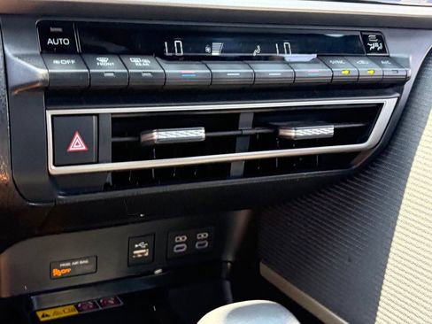 Used 2025 Toyota Camry SE FWD image 8