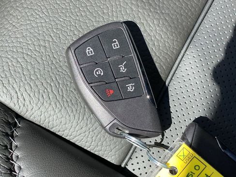Used 2024 GMC Yukon Denali AWD/4WD image 27