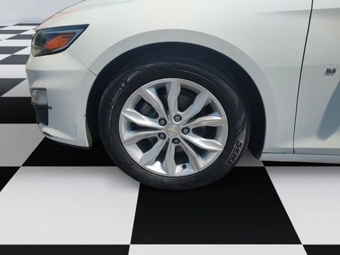 Used 2021 Chevrolet Malibu LT FWD image 14