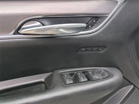 Used 2017 Cadillac XT5 Luxury image 22