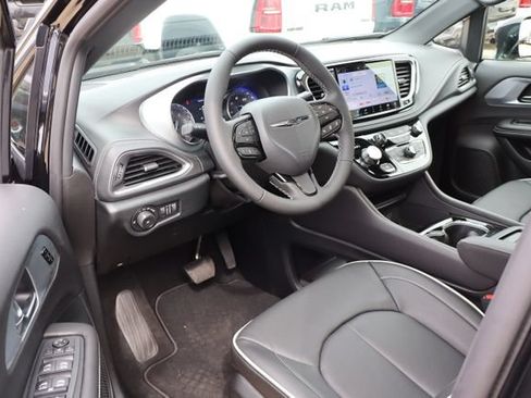 New 2026 Chrysler Pacifica Limited w/ S Appearance Package AWD/4WD image 14