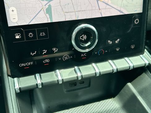 Used 2025 GMC Terrain Elevation AWD/4WD image 19