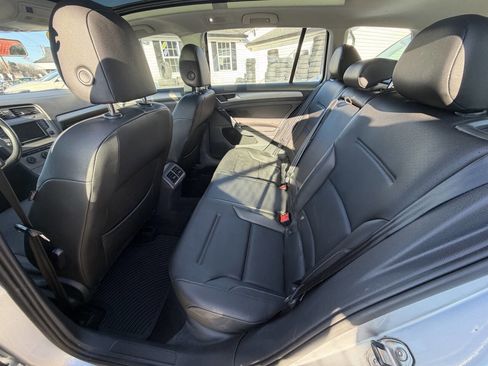 Used 2016 Volkswagen Golf Limited Edition FWD image 23