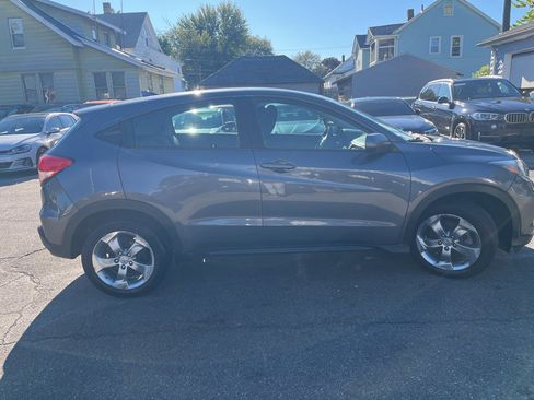 Used 2017 Honda HR-V LX image 4