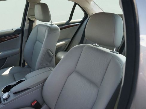 Used 2008 Mercedes-Benz C 300 Sedan image 10
