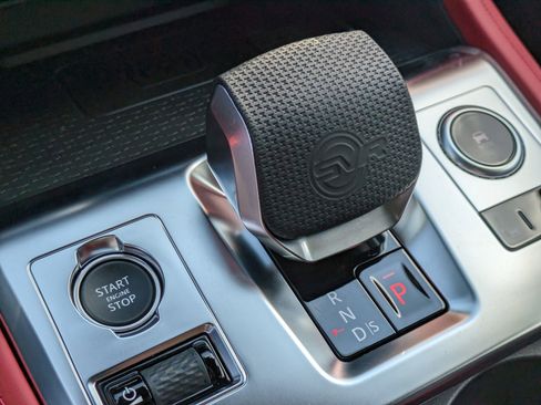 New 2026 Jaguar F-PACE SVR 575 Edition image 15