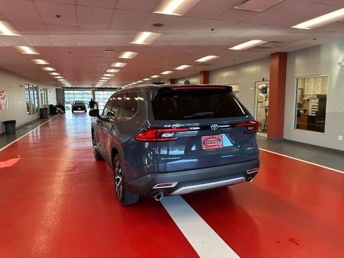Certified 2024 Toyota Grand Highlander AWD Hybrid image 5