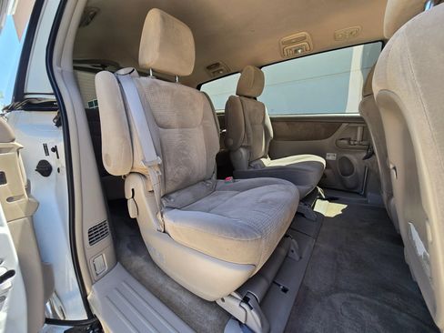 Used 2010 Toyota Sienna LE FWD image 43
