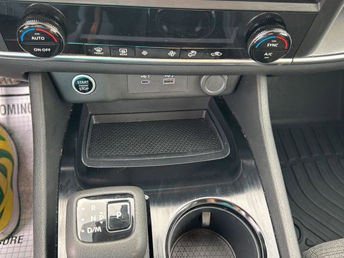 Used 2023 Nissan Rogue SV AWD/4WD image 15