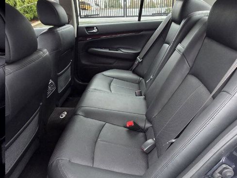 Used 2010 INFINITI G37 x Sedan w/ Premium Pkg image 11