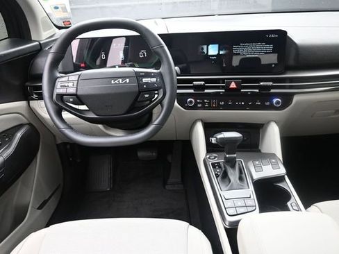 Used 2026 Kia Sportage EX w/ EX Panorama Roof Package AWD/4WD image 9